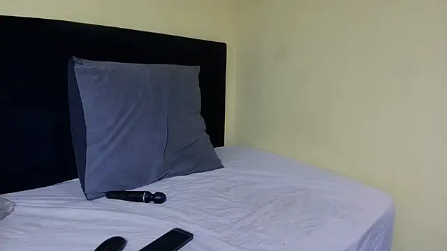 ThickTemptress18 online show from November 2025 08:40:01 AM