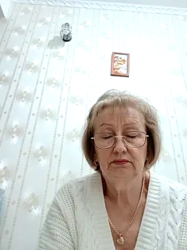 AlikaSwan5821 online show from December 2025 08:19:01 PM