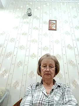 AlikaSwan5821 online show from December 2025 08:32:02 PM