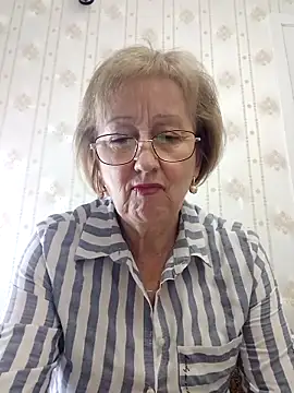 AlikaSwan5821 online show from November 2025 02:00:01 PM