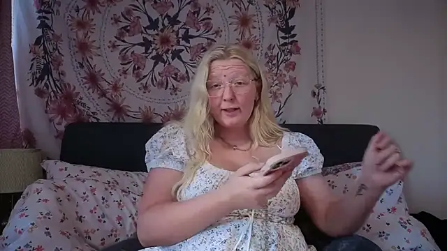 Daisyxoxo  online show from May 2026 08:25:02 AM