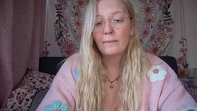 Daisyxoxo  online show from September 2025 08:43:02 AM