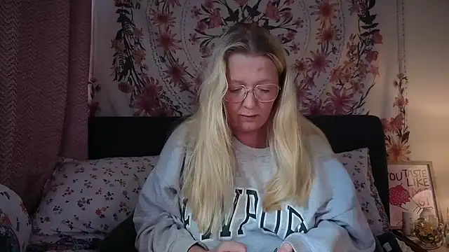 Daisyxoxo  online show from May 2026 08:41:04 AM