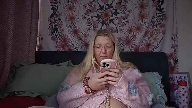 Daisyxoxo  online show from April 2026 09:36:02 AM