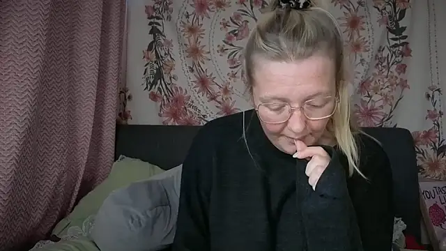 Daisyxoxo  online show from December 2025 09:41:01 AM