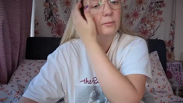 Daisyxoxo  online show from October 2025 08:26:01 AM