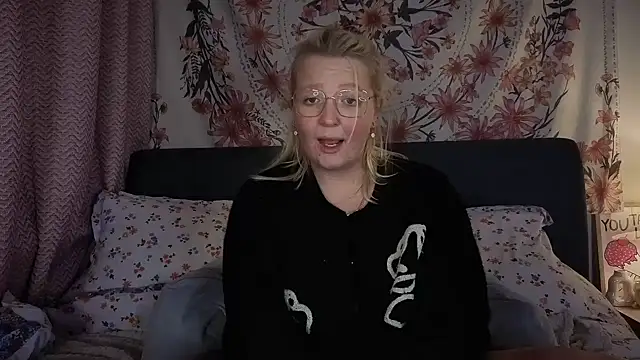 Daisyxoxo  online show from February 2026 09:12:01 PM