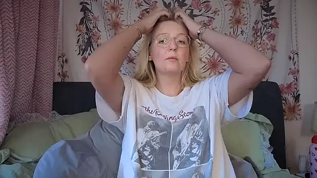 Daisyxoxo  online show from November 2025 09:46:02 AM