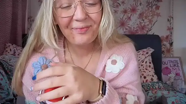 Daisyxoxo  online show from October 2025 08:57:01 AM