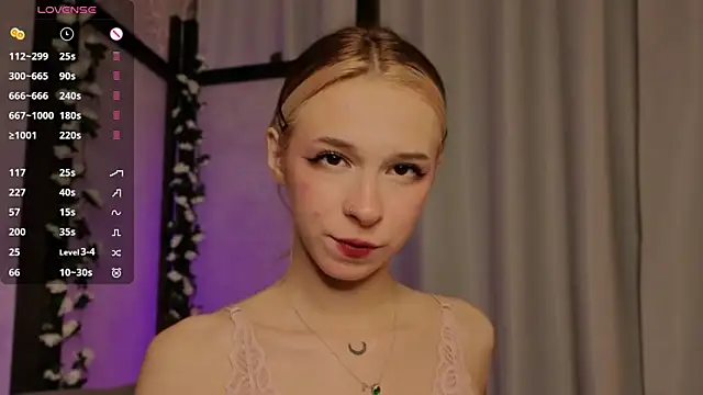 Snapshot of MiSeki chatting on October 2025 11:27:02 PM MiSeki online show from October 2025 11:27:02 PM