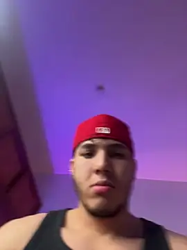 Snapshot of max_valiant1 chatting on November 2025 04:10:01 PM max valiant1 online show from November 2025 04:10:01 PM