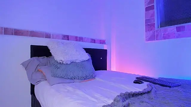 Snapshot of max_valiant1 chatting on October 2025 10:36:02 AM max valiant1 online show from October 2025 10:36:02 AM