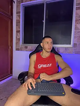 Snapshot of max_valiant1 chatting on January 2026 12:17:02 AM max valiant1 online show from January 2026 12:17:02 AM