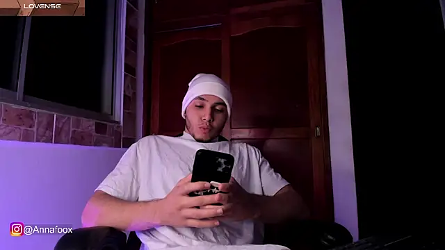 Snapshot of max_valiant1 chatting on January 2026 04:38:02 AM max valiant1 online show from January 2026 04:38:02 AM