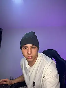 Snapshot of max_valiant1 chatting on February 2026 07:28:01 AM max valiant1 online show from February 2026 07:28:01 AM