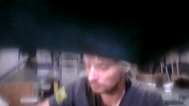 Snapshot of RichardW chatting on October 2025 05:28:01 AM RichardW online show from October 2025 05:28:01 AM