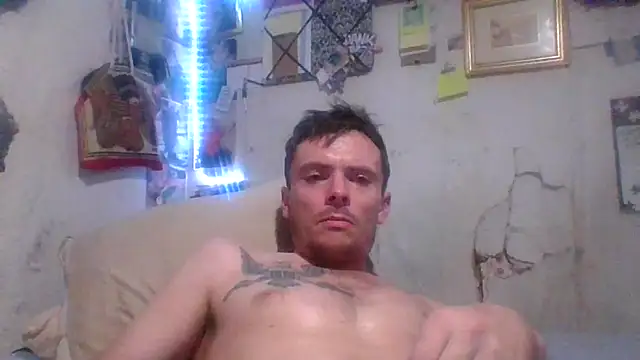 Snapshot of RichardW chatting on November 2025 09:24:01 AM RichardW online show from November 2025 09:24:01 AM