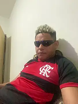 Snapshot of Nillsobluyy chatting on December 2025 01:35:02 PM Nillsobluyy online show from December 2025 01:35:02 PM