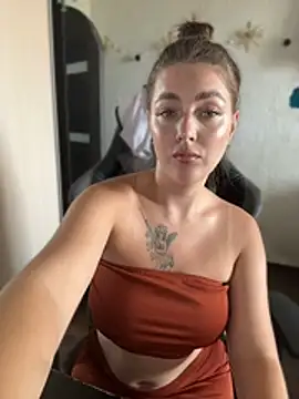 MikssMolly online show from June 2026 07:04:02 AM