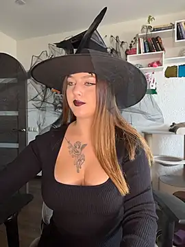 Snapshot of MikssMolly chatting on October 2025 06:45:01 AM MikssMolly online show from October 2025 06:45:01 AM