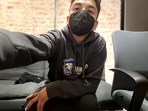 Molly Erik online show from October 2025 05:31:01 AM