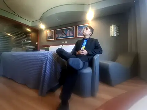 Molly Erik online show from November 2025 07:17:01 PM