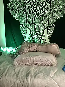 Enzo-wolf33 online show from September 2025 11:34:01 PM