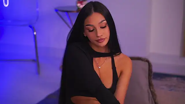 Snapshot of NinaSolenne chatting on December 2025 08:14:01 PM NinaSolenne online show from December 2025 08:14:01 PM