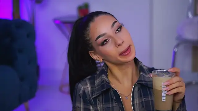 NinaSolenne online show from November 2025 07:47:01 PM