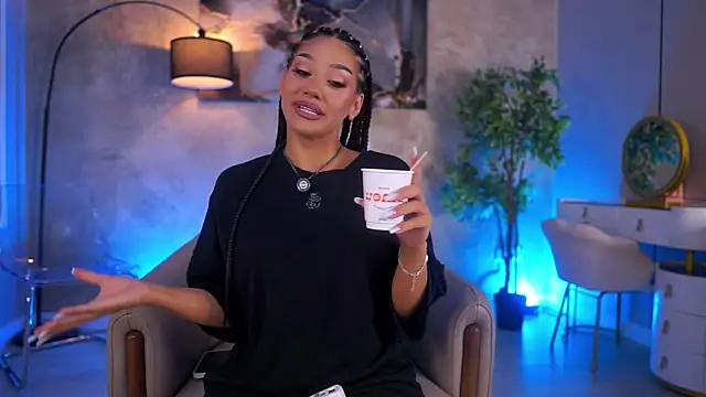 NinaSolenne online show from June 2026 09:15:01 AM