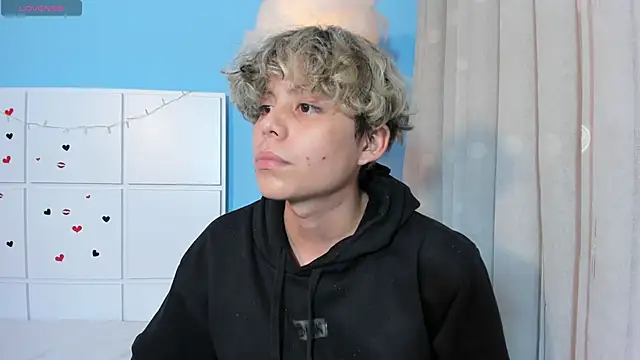 NathanBell online show from October 2025 04:35:01 AM