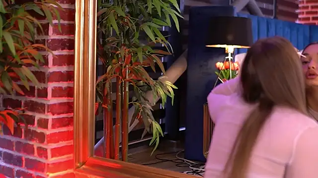 Snapshot of MillaSerene chatting on December 2025 07:18:02 AM MillaSerene online show from December 2025 07:18:02 AM