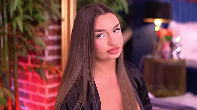 Snapshot of MillaSerene chatting on December 2025 08:09:02 AM MillaSerene online show from December 2025 08:09:02 AM