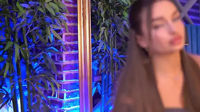 Snapshot of MillaSerene chatting on December 2025 06:36:02 AM MillaSerene online show from December 2025 06:36:02 AM