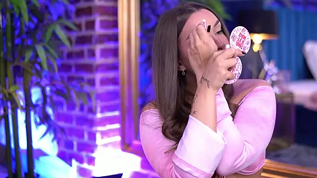 Snapshot of MillaSerene chatting on November 2025 07:09:01 AM MillaSerene online show from November 2025 07:09:01 AM