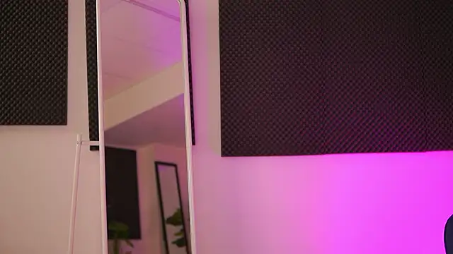 Snapshot of KyssaraPlay chatting on December 2025 08:21:01 PM KyssaraPlay online show from December 2025 08:21:01 PM