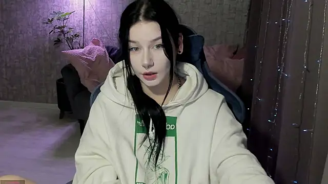 AlinaGreeeen online show from September 2025 06:46:01 AM
