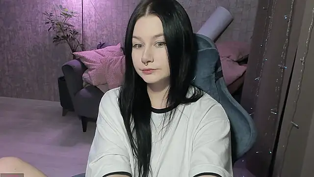 AlinaGreeeen online show from October 2025 01:23:01 PM