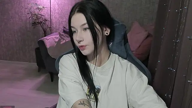 AlinaGreeeen online show from October 2025 02:35:01 AM