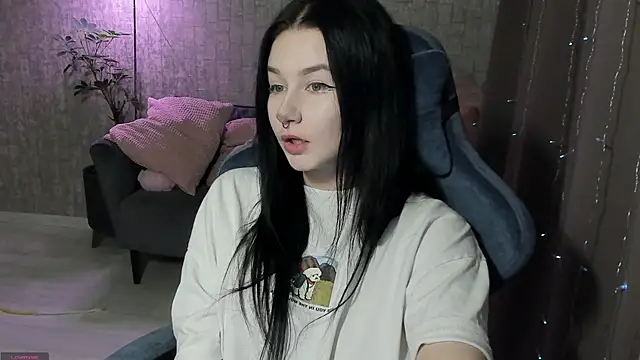 AlinaGreeeen online show from September 2025 12:56:02 PM