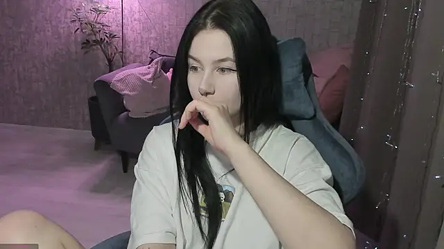 AlinaGreeeen online show from October 2025 01:28:01 AM