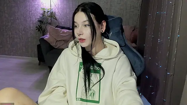 AlinaGreeeen online show from September 2025 08:57:01 AM