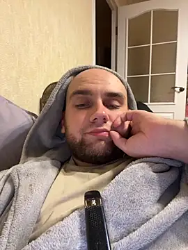 LuckyGirlfriends online show from October 2025 08:32:02 PM