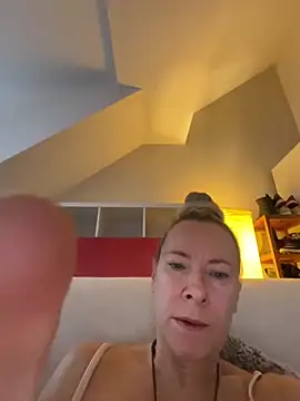 blondi2077 online show from November 2025 07:41:02 AM