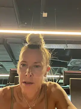 blondi2077 online show from July 2026 01:43:02 PM