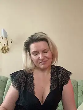 AliceSwan4011 online show from January 2026 09:49:01 AM