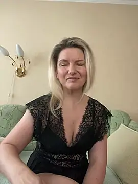 AliceSwan4011 online show from March 2026 10:11:02 AM