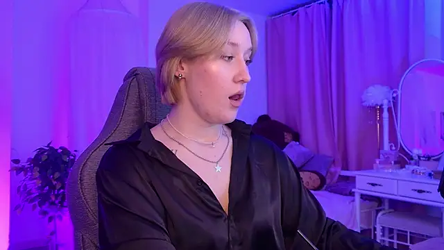 Snapshot of CinBellamy chatting on January 2026 07:56:02 AM CinBellamy online show from January 2026 07:56:02 AM