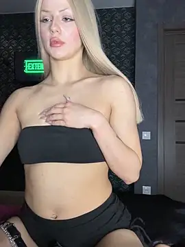 FavoriteKira online show from April 2026 03:19:01 PM