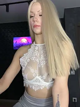 FavoriteKira online show from April 2026 02:09:01 PM